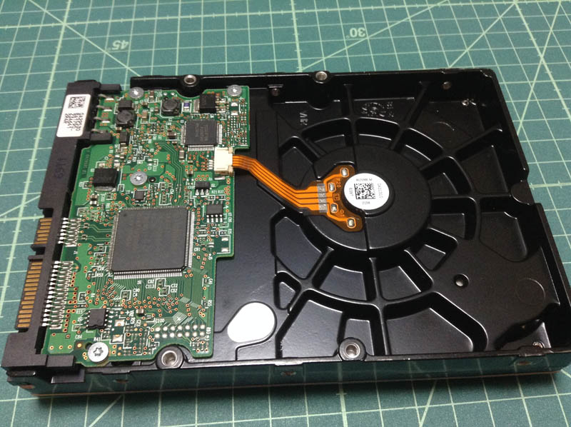 デスクトップPC用3.5インチHDDの分解手順と工具 - BTOパソコン.jp