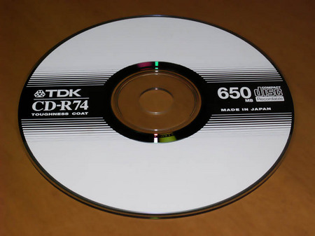 バックアップ用CDを廃棄する方法