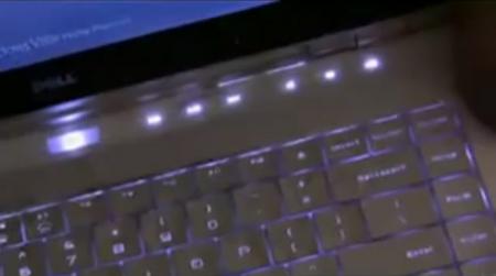 Adamoのキーボードが光る